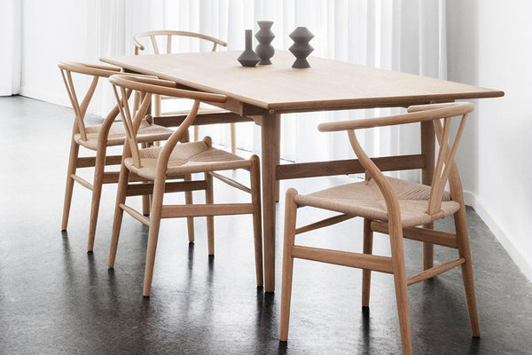 Top en sillas minimalistas de madera: Sillas Wishbone